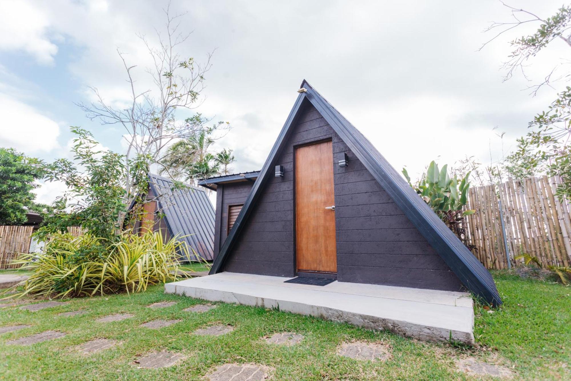 Spacio Caliraya Bed & Breakfast Lumban Exterior photo
