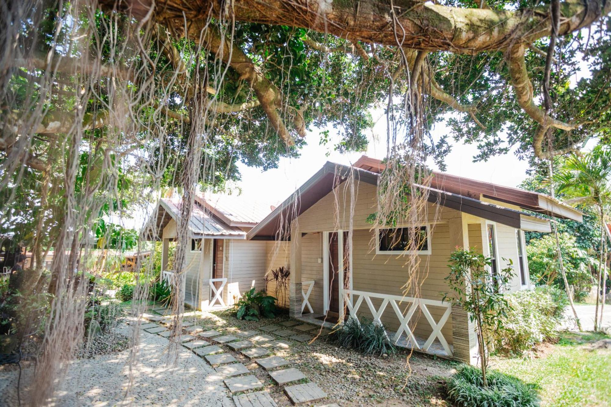 Spacio Caliraya Bed & Breakfast Lumban Exterior photo
