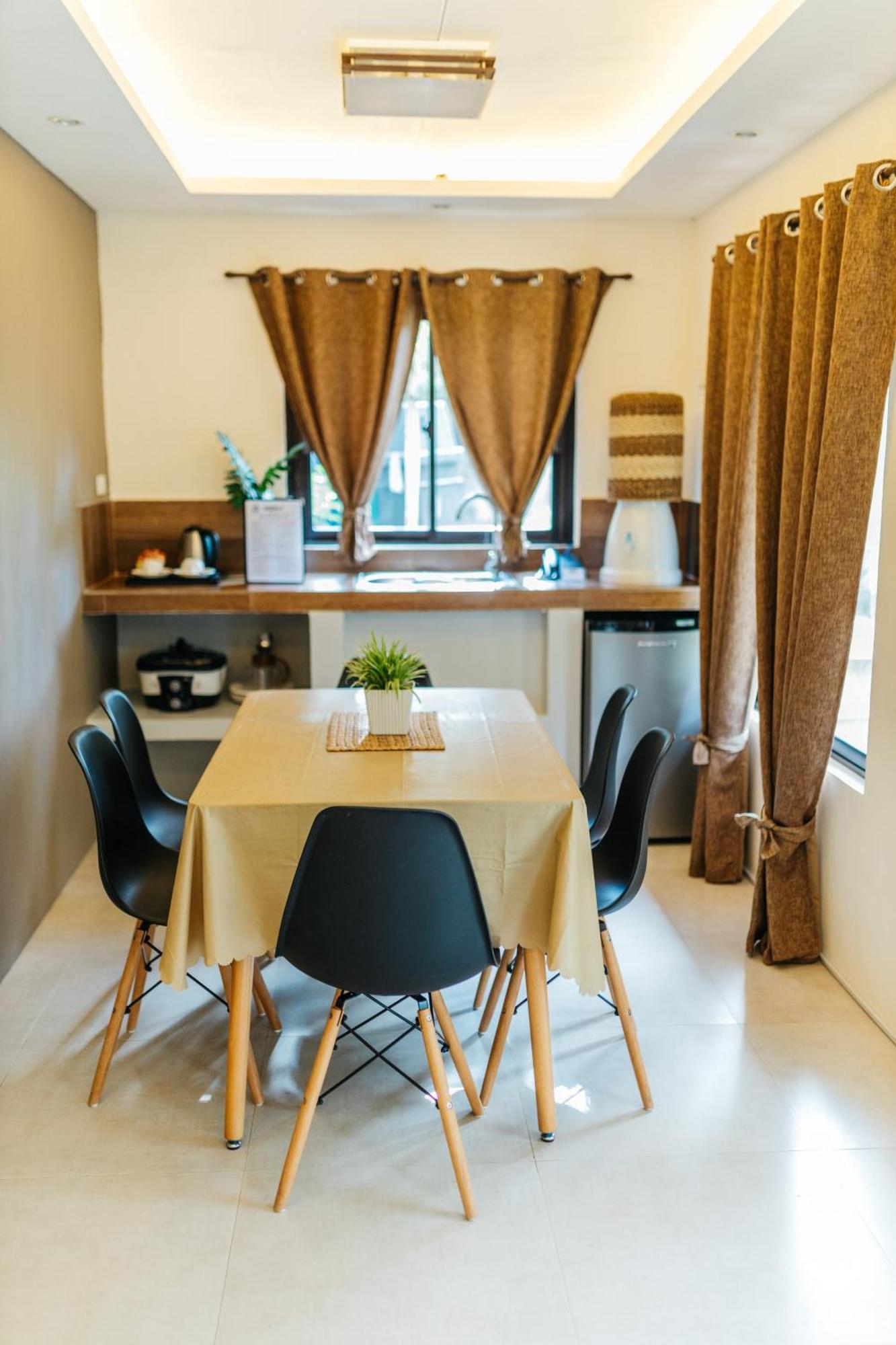 Spacio Caliraya Bed & Breakfast Lumban Exterior photo
