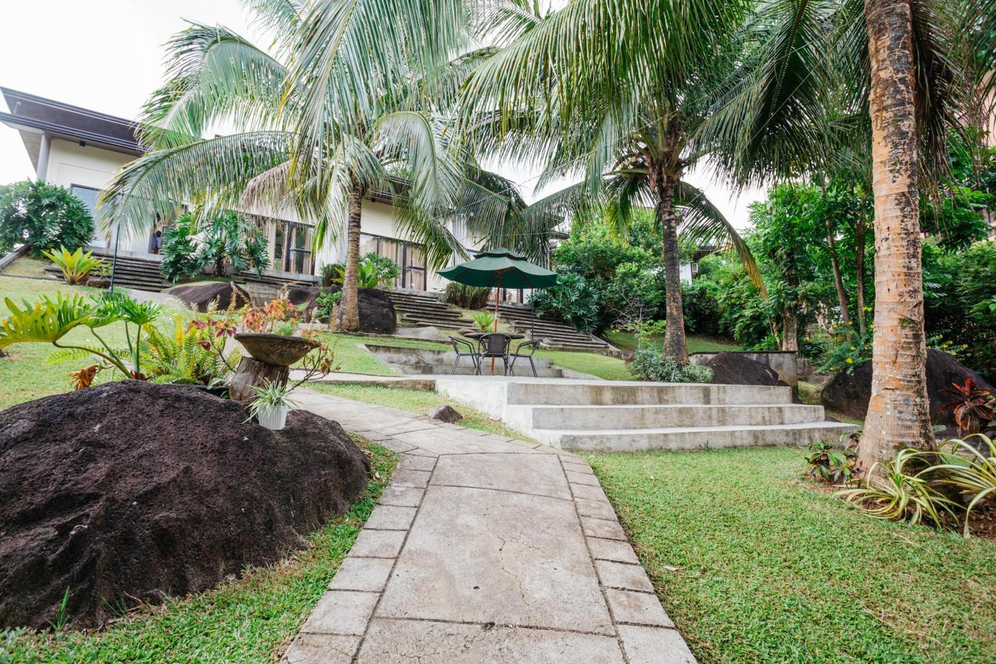 Spacio Caliraya Bed & Breakfast Lumban Exterior photo