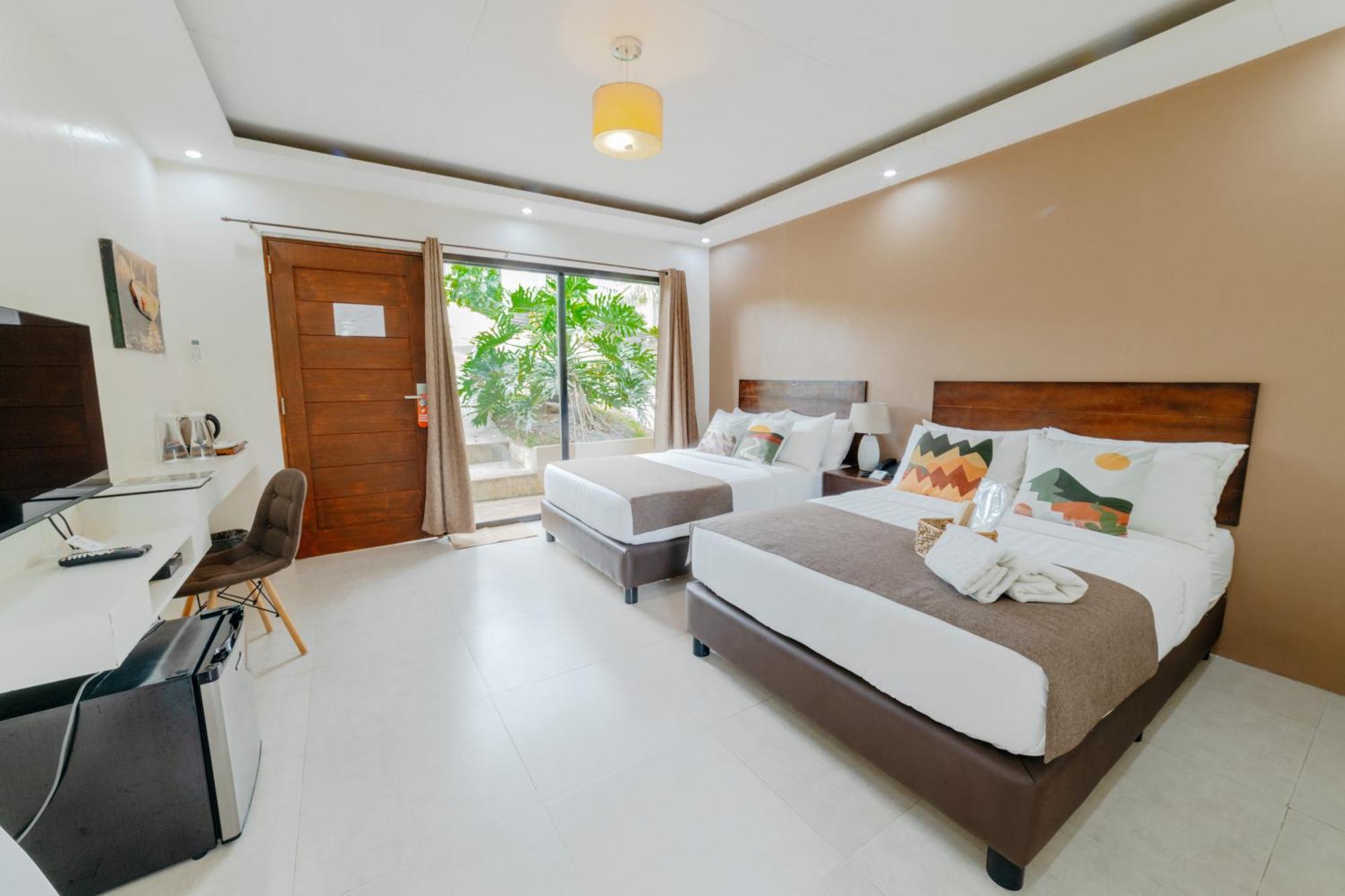 Spacio Caliraya Bed & Breakfast Lumban Exterior photo