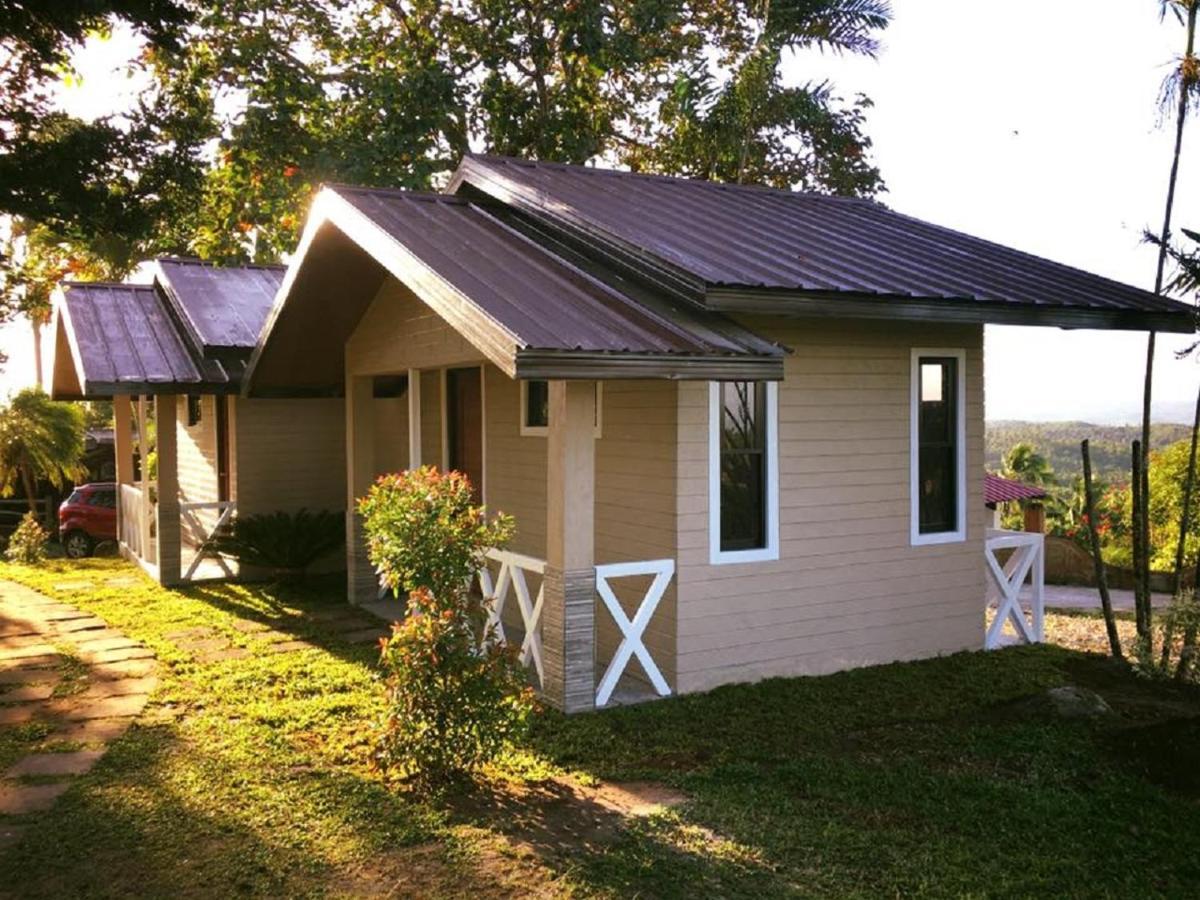 Spacio Caliraya Bed & Breakfast Lumban Exterior photo